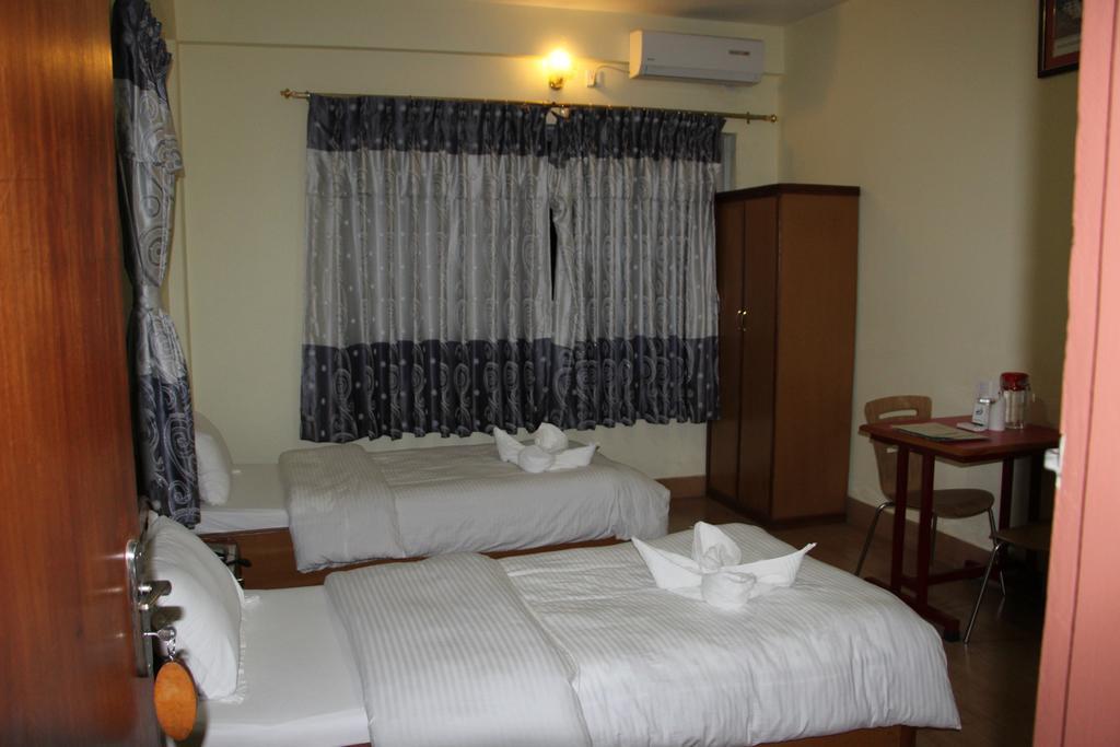 Hotel Milarepa Pvt Ltd Pokhara Exterior foto